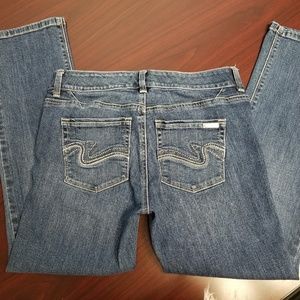 WHITE  HOUSE BLACK MARKET CROP LEG JEANS
